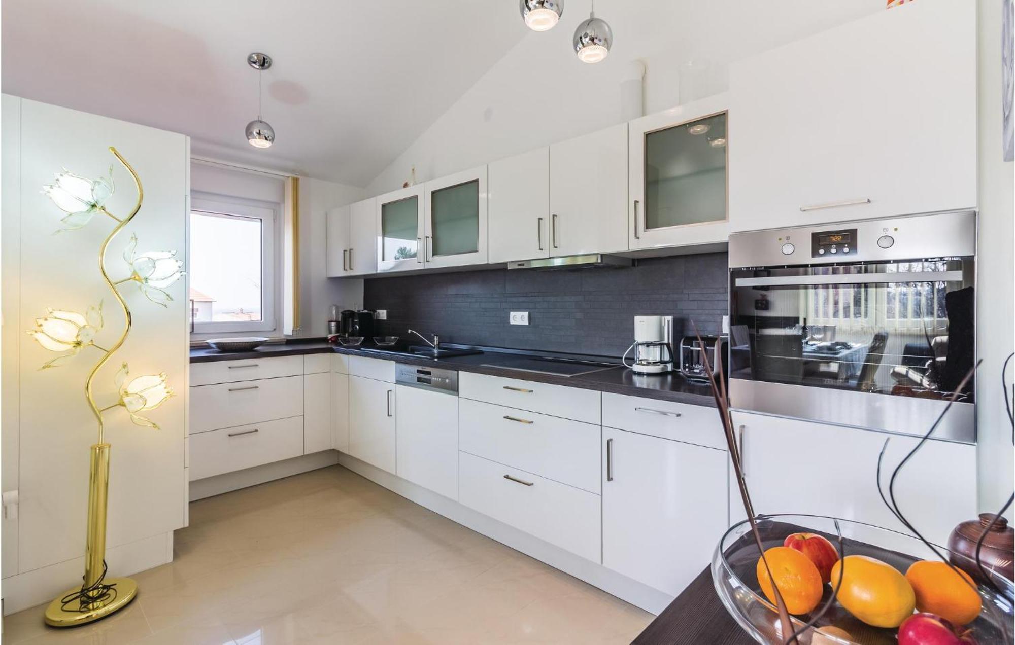 Stunning Apartment In Fazana With House Sea View Экстерьер фото