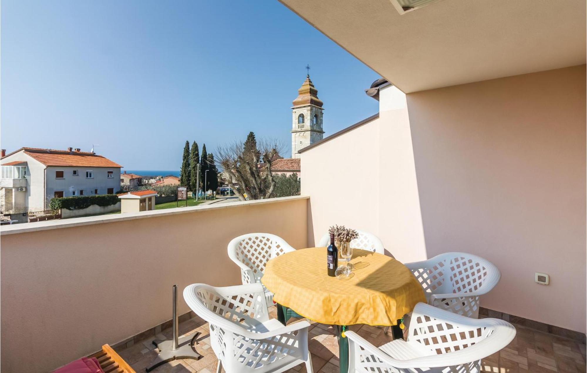 Stunning Apartment In Fazana With House Sea View Экстерьер фото